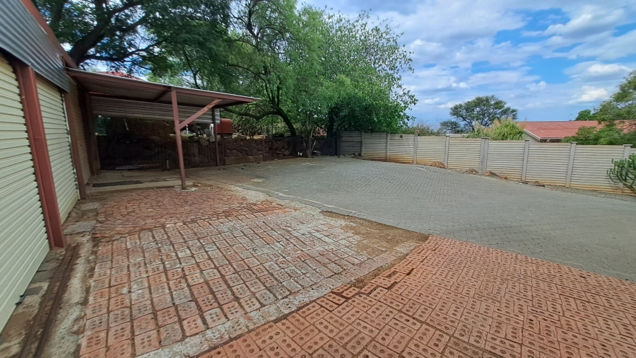 3 Bedroom Property for Sale in Uitsig Free State